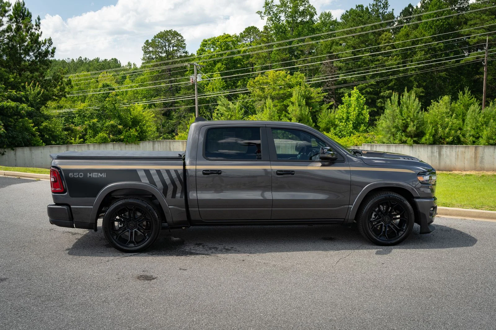 New 2026 Granite Crystal Metallic Clear-Coat Exterior Paint RAM Big Horn with DC 650 Supercharged Package image 28