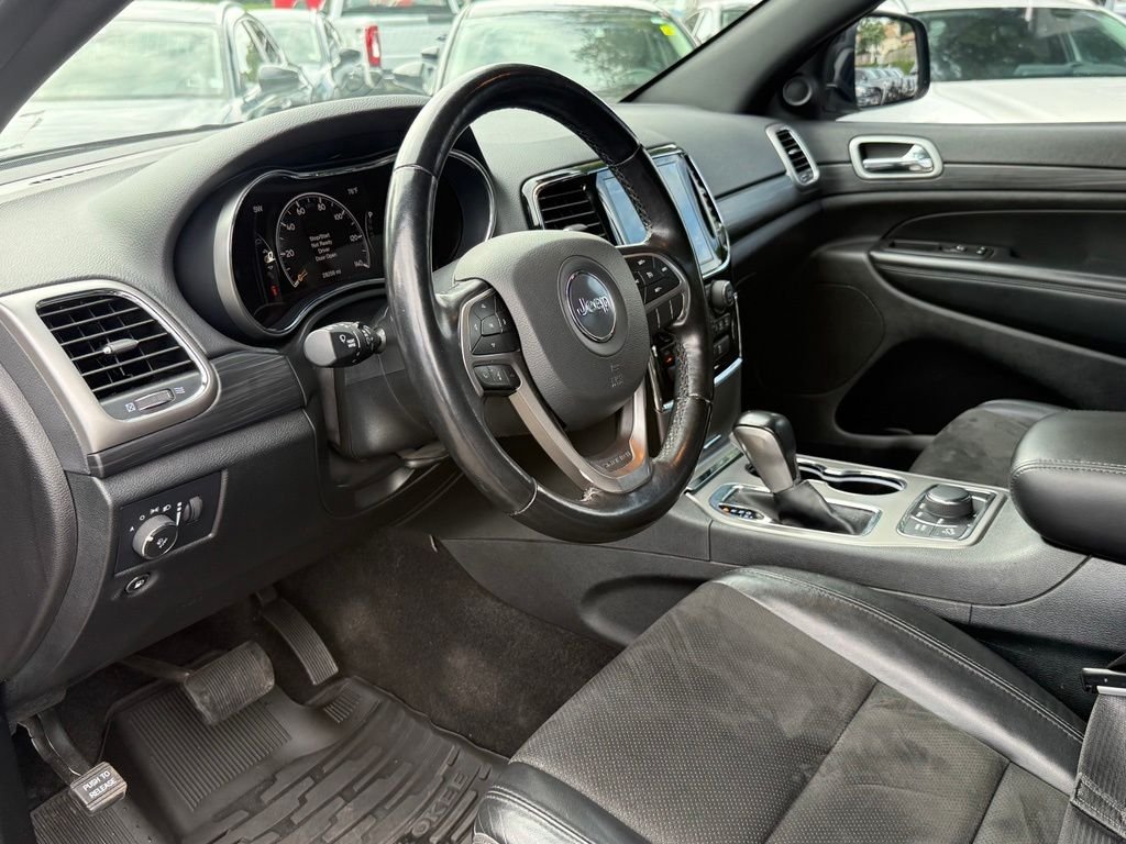 Used 2022 Black Jeep Laredo X image 20