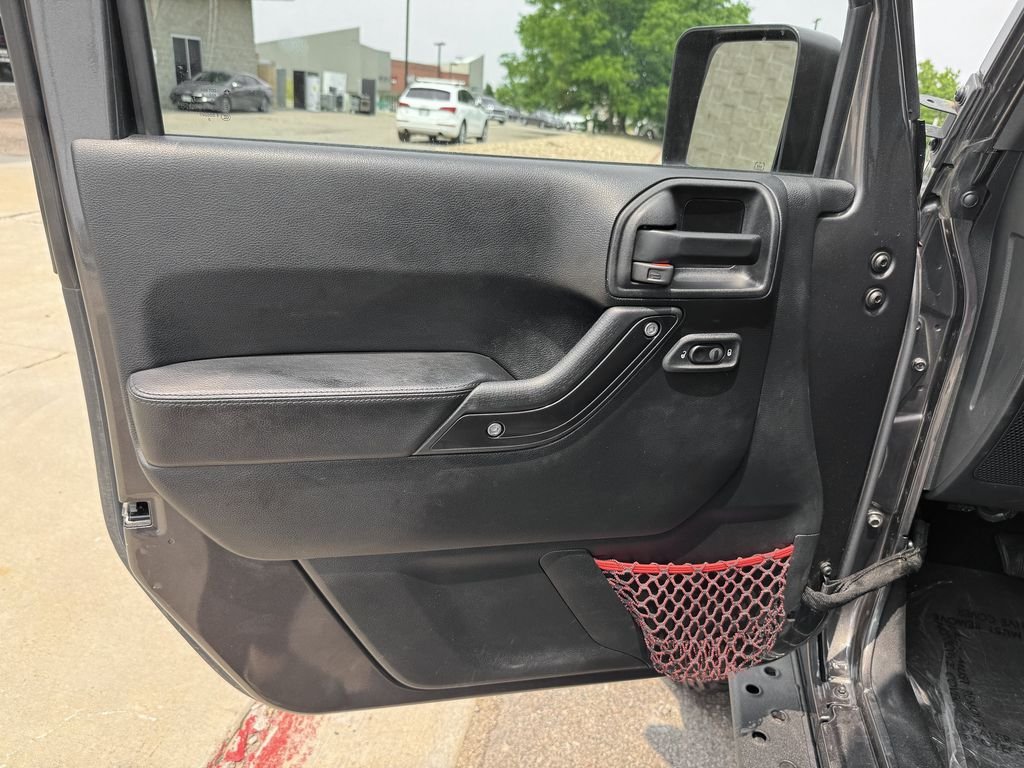 Used 2018 Gray Jeep Unlimited Rubicon image 12