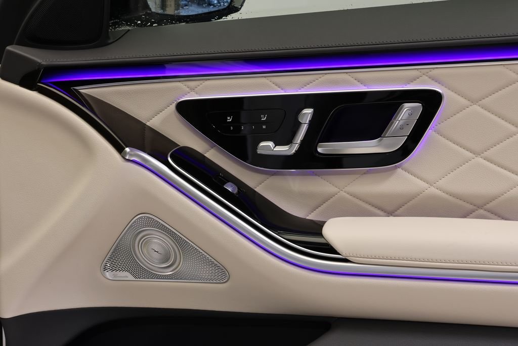 New 2026 MANUFAKTUR Moonlight White Metallic Mercedes-Benz S 580 image 45
