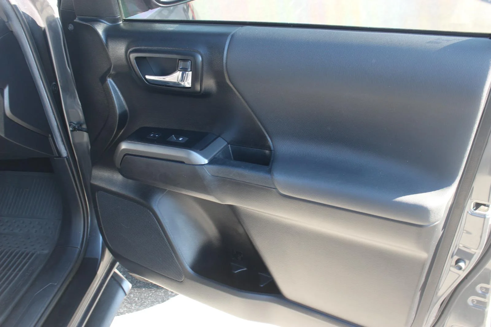 Used 2021 Gray Toyota SR image 28