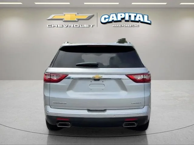 Used 2019 SILVER ICE METALLIC Chevrolet Premier image 4