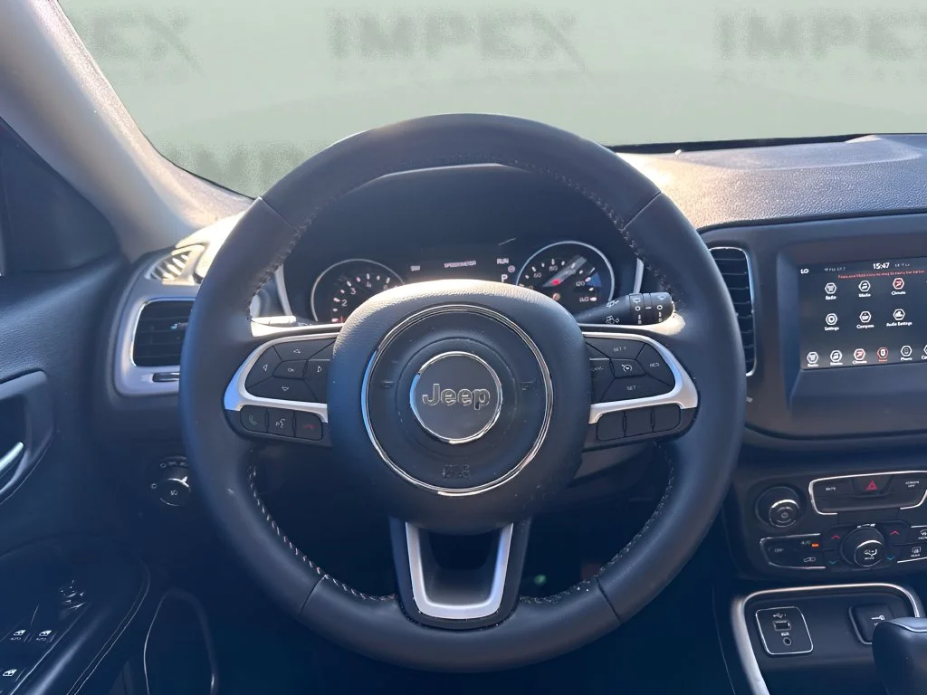 Used 2019 Red Jeep Latitude image 13