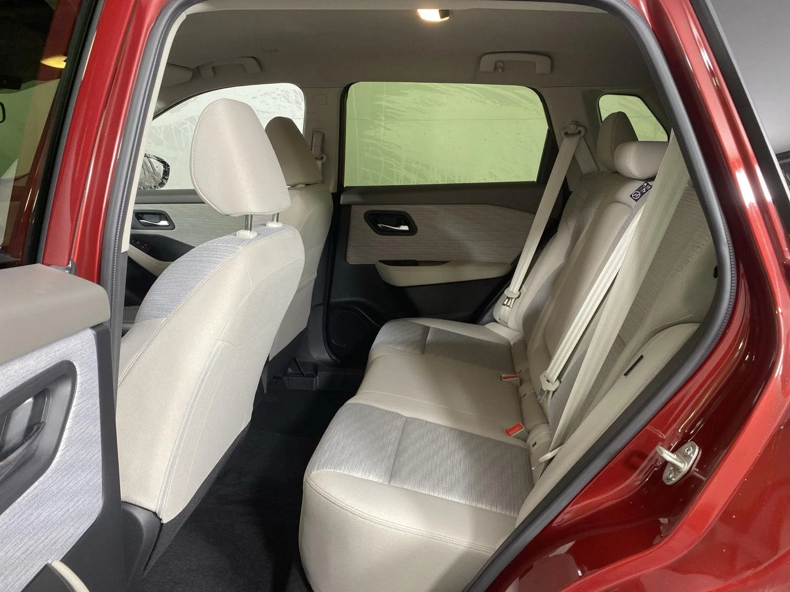 Used 2023 Scarlet Ember Tintcoat Nissan SV image 8