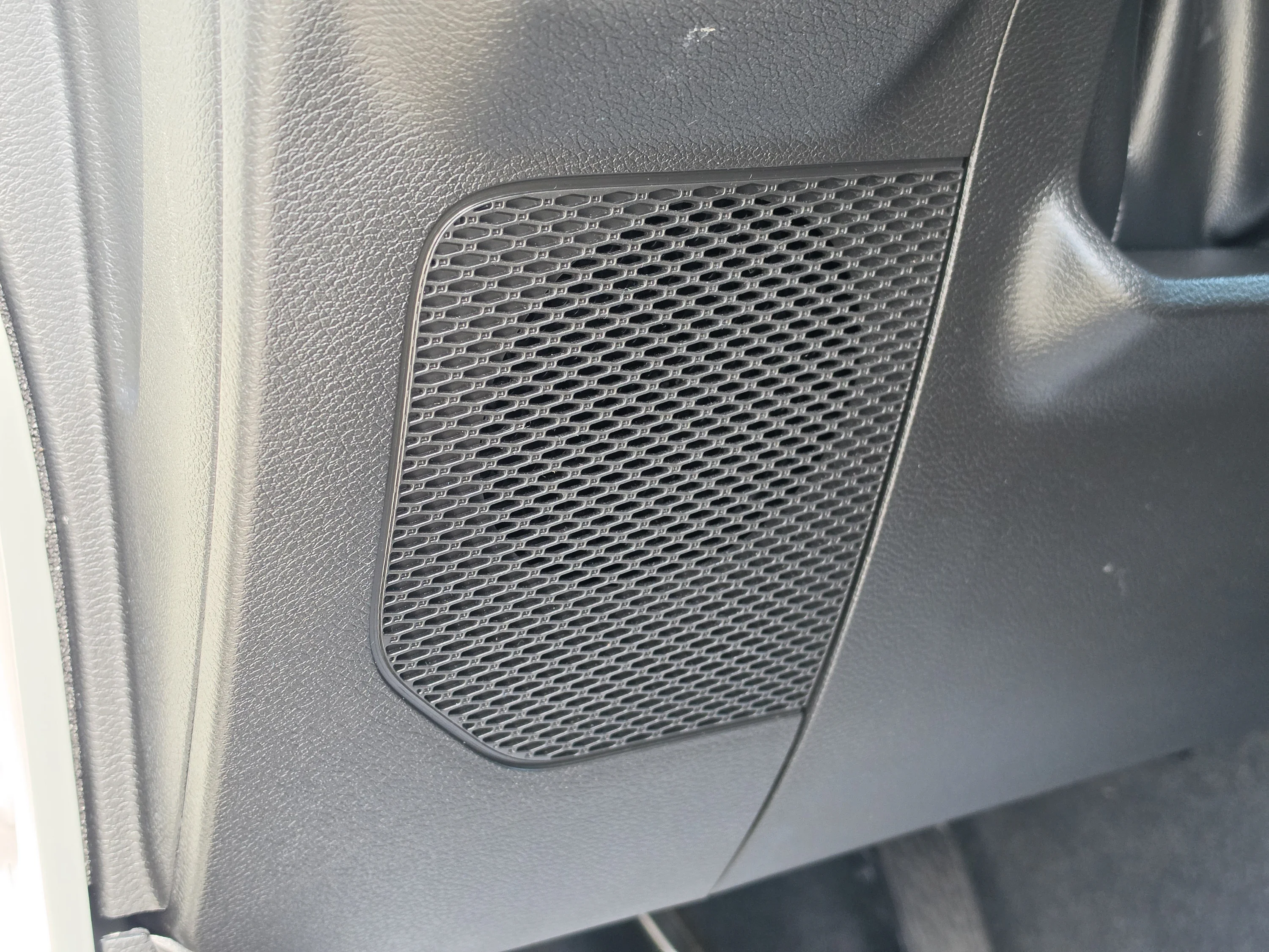 Used 2023 Sting-Gray Clearcoat Jeep Rubicon image 26