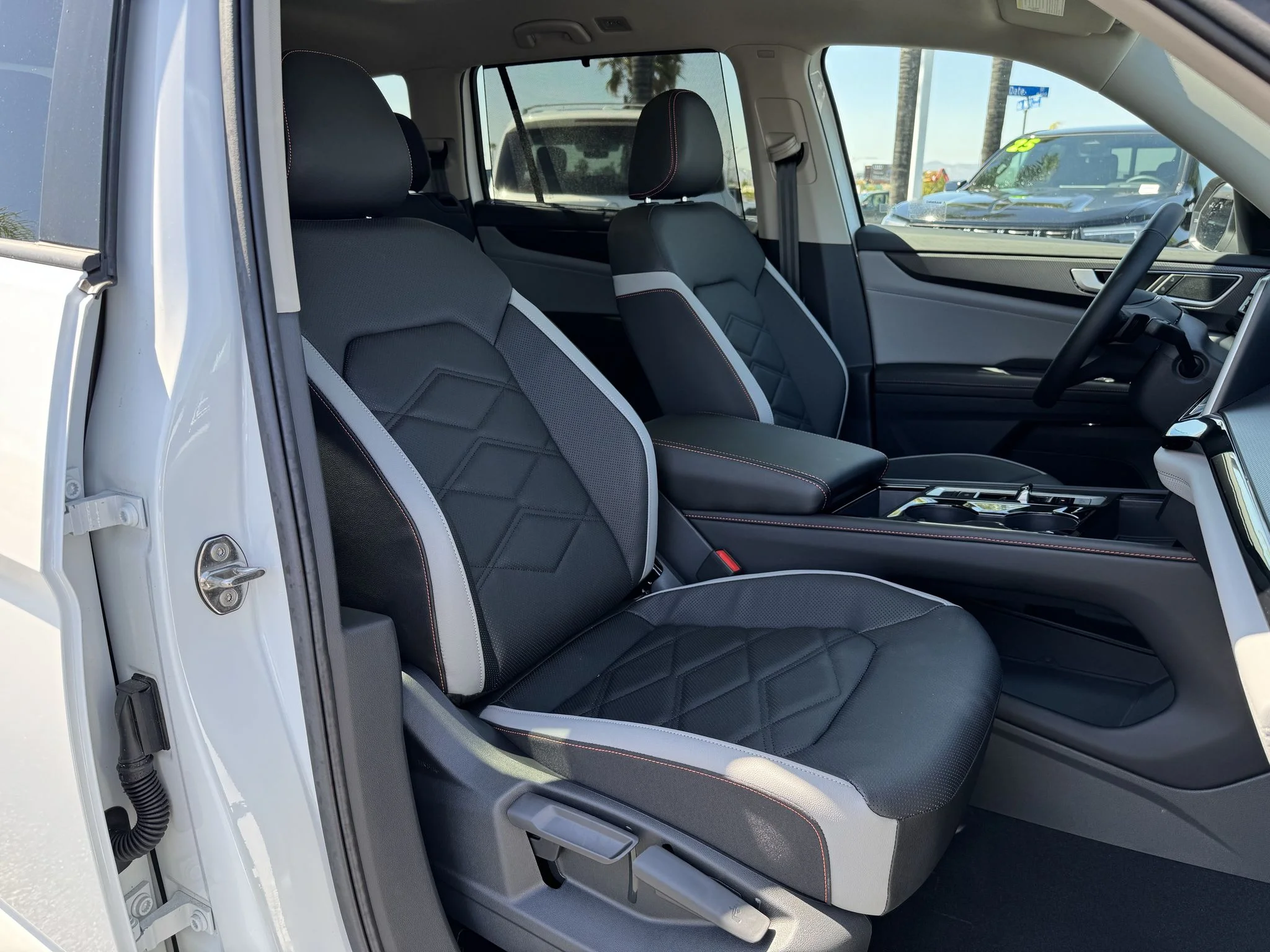New 2026 Opal White Pearl Volkswagen 2.0T Peak Edition image 34