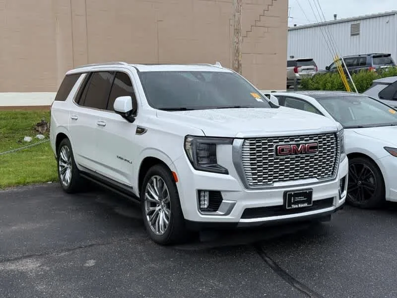 2021 GMC Yukon 4WD Denali's photo