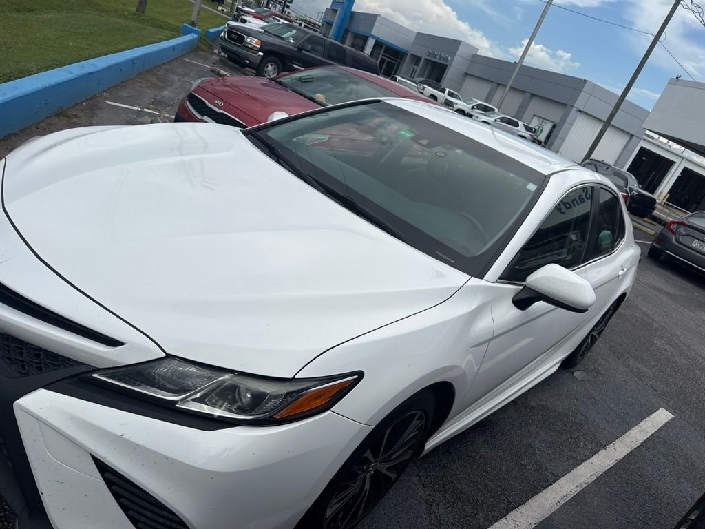 Used 2018 White Toyota LE image 2
