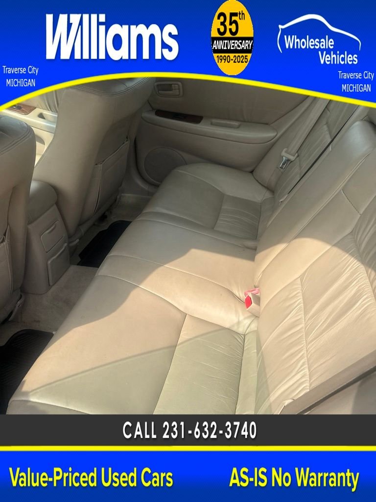 Used 1999 Black Lexus 300 image 32