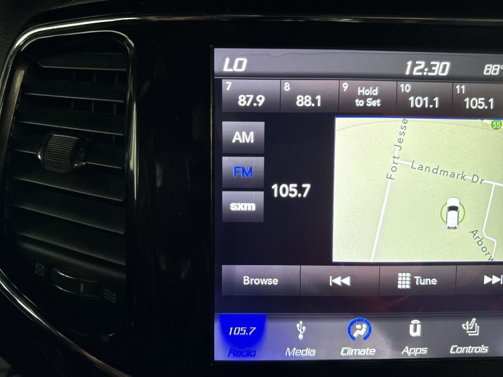 Used 2019 Crystal Metallic Jeep Limited image 28