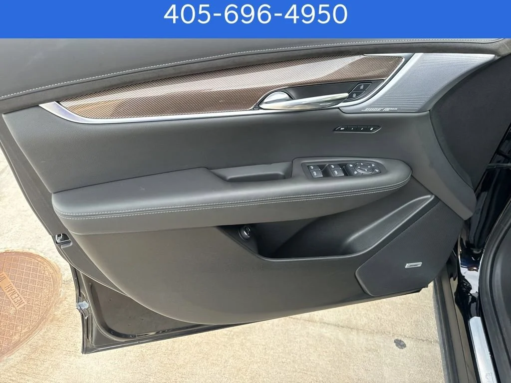 Pre-Owned 2025 Cadillac XT6 AWD Sport