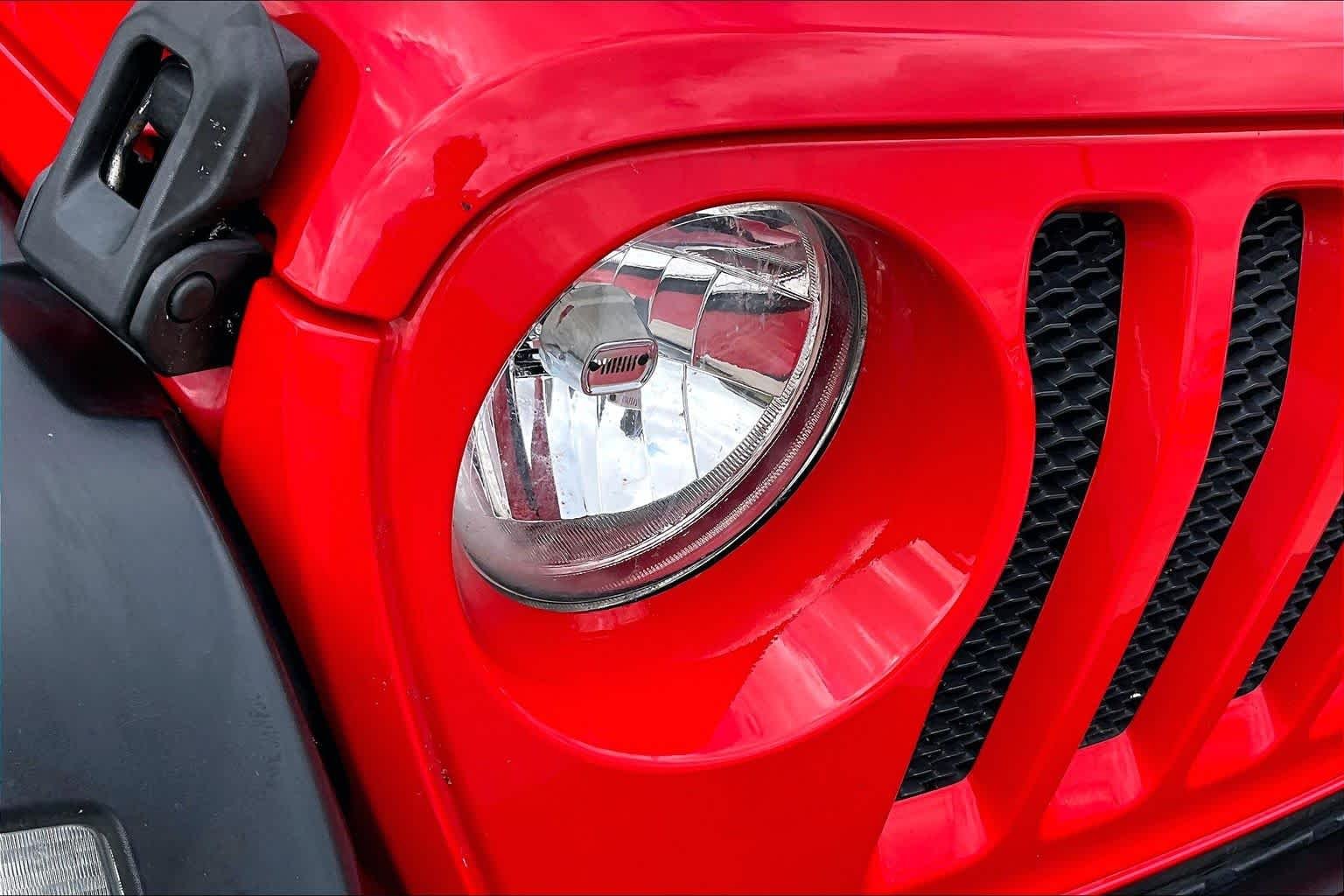 Used 2018 Firecracker Red Clearcoat Jeep Sport S image 26