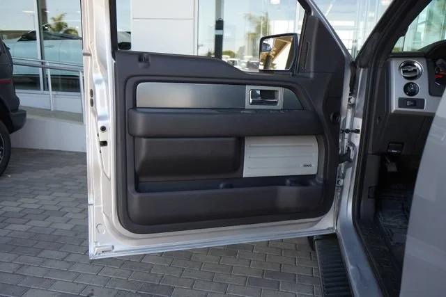 Used 2014  Ford XL image 14