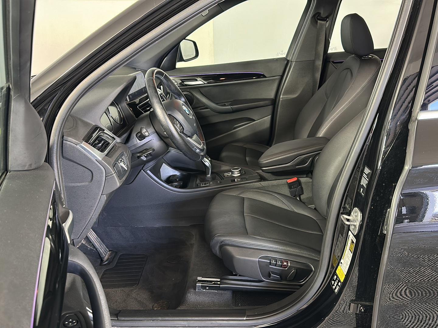 Used 2021 Jet Black BMW xDrive28i image 7