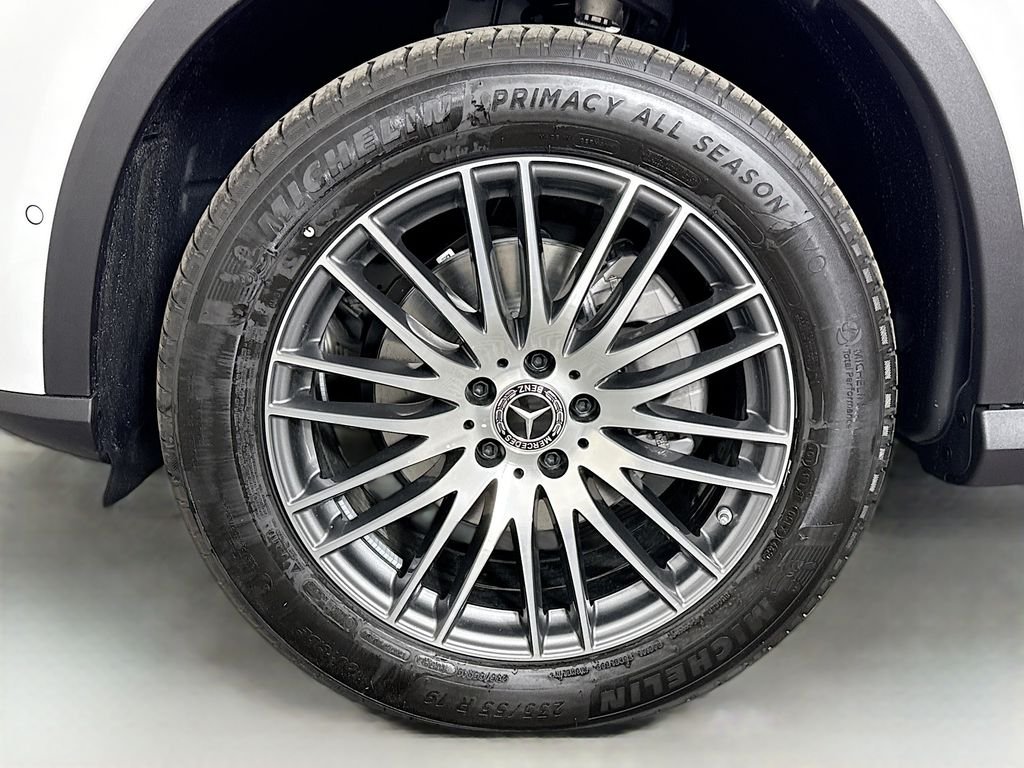 New 2026 MANUFAKTUR Moonlight White Metallic Mercedes-Benz GLC 300 image 32