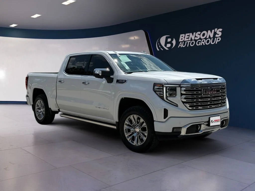 Used 2024 White GMC Denali image 7