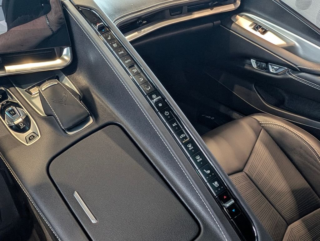 2021 Chevrolet Corvette 2LT - Photo 21