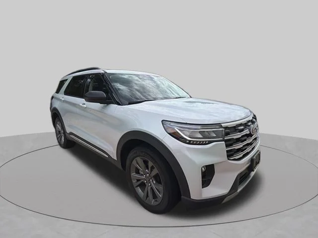Used 2025 White Metallic Ford Active image 7