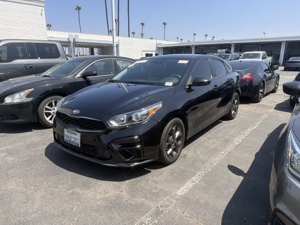 2021 Kia Forte LXS AT's photo