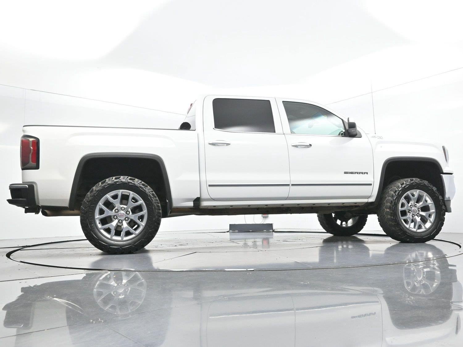 Used 2018 Summit White GMC SLT image 45