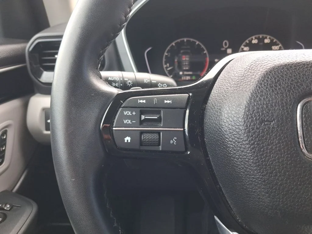 Used 2023 Blue Honda EX-L image 31