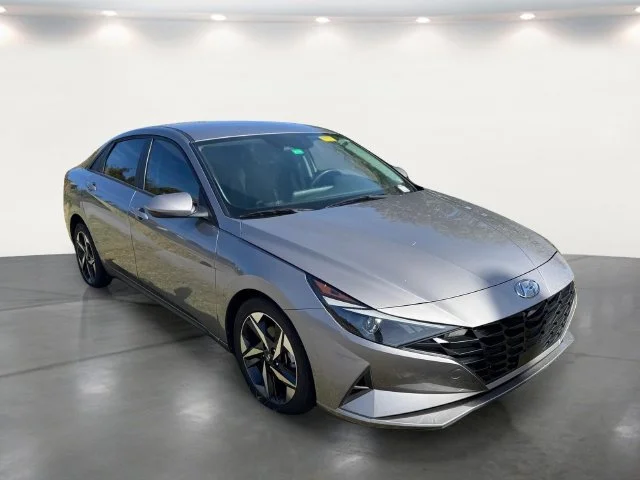 Used 2023 Silver Hyundai SEL image 8