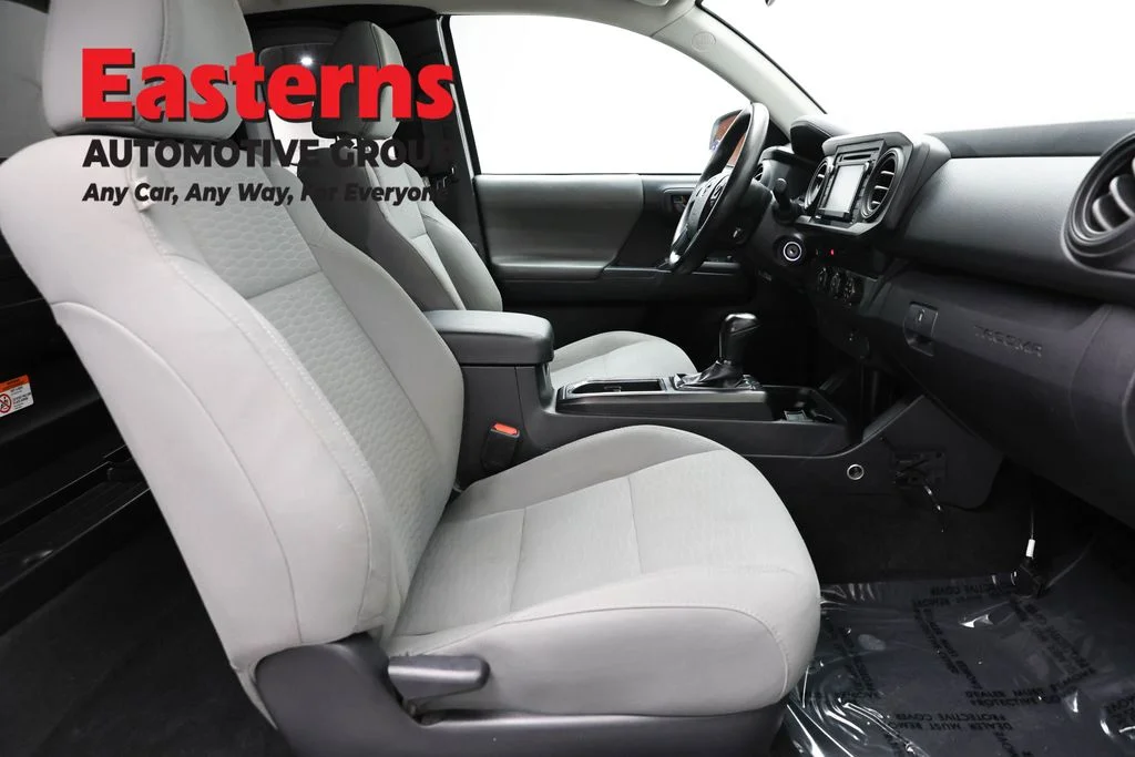 Used 2019 White Toyota SR image 22