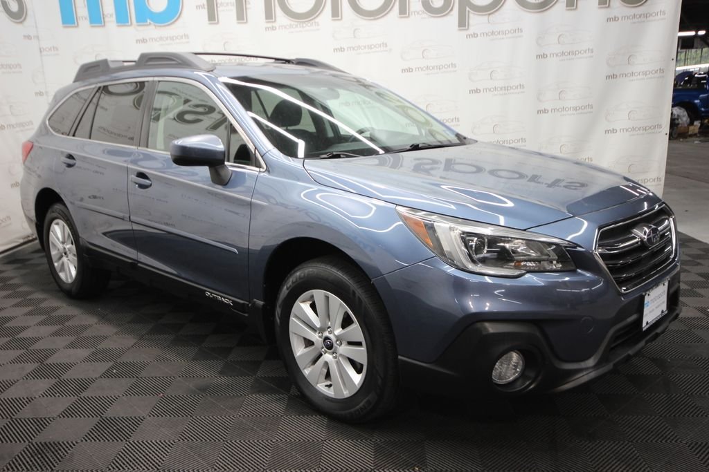 Used 2018 Blue Subaru 2.5i Premium image 10
