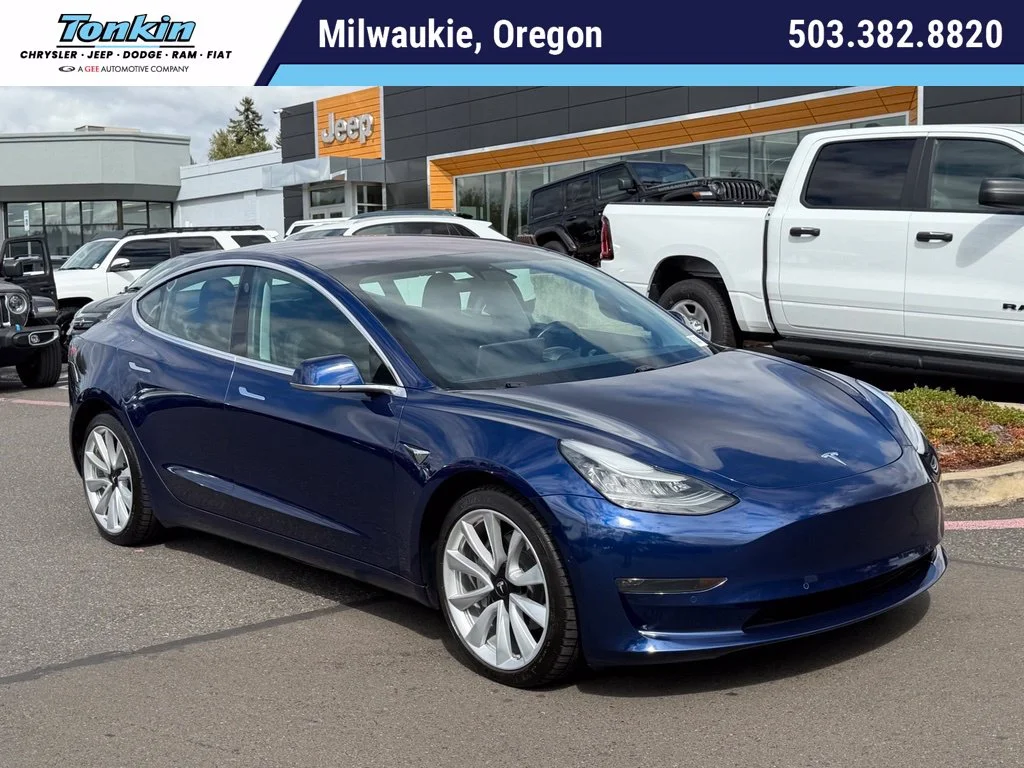 Used 2018 Blue Tesla Long Range image 1