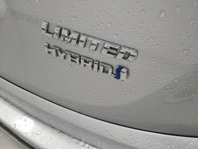 Used 2016 Classic Silver Metallic Toyota Limited image 12