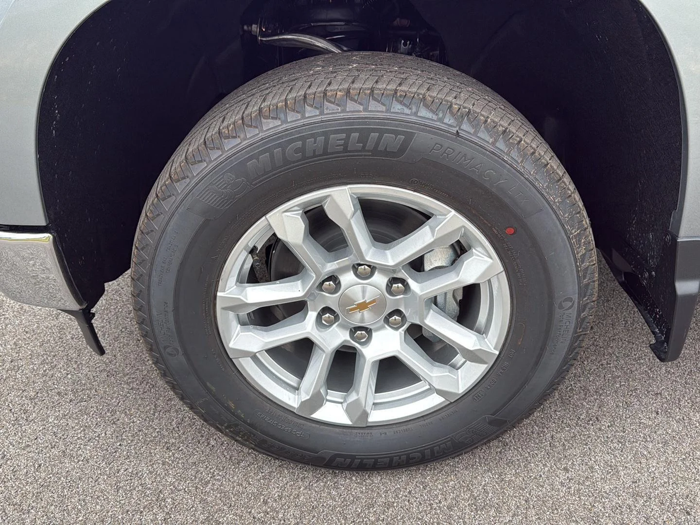 New 2026 Sterling Gray Metallic Chevrolet LT (2FL) image 18