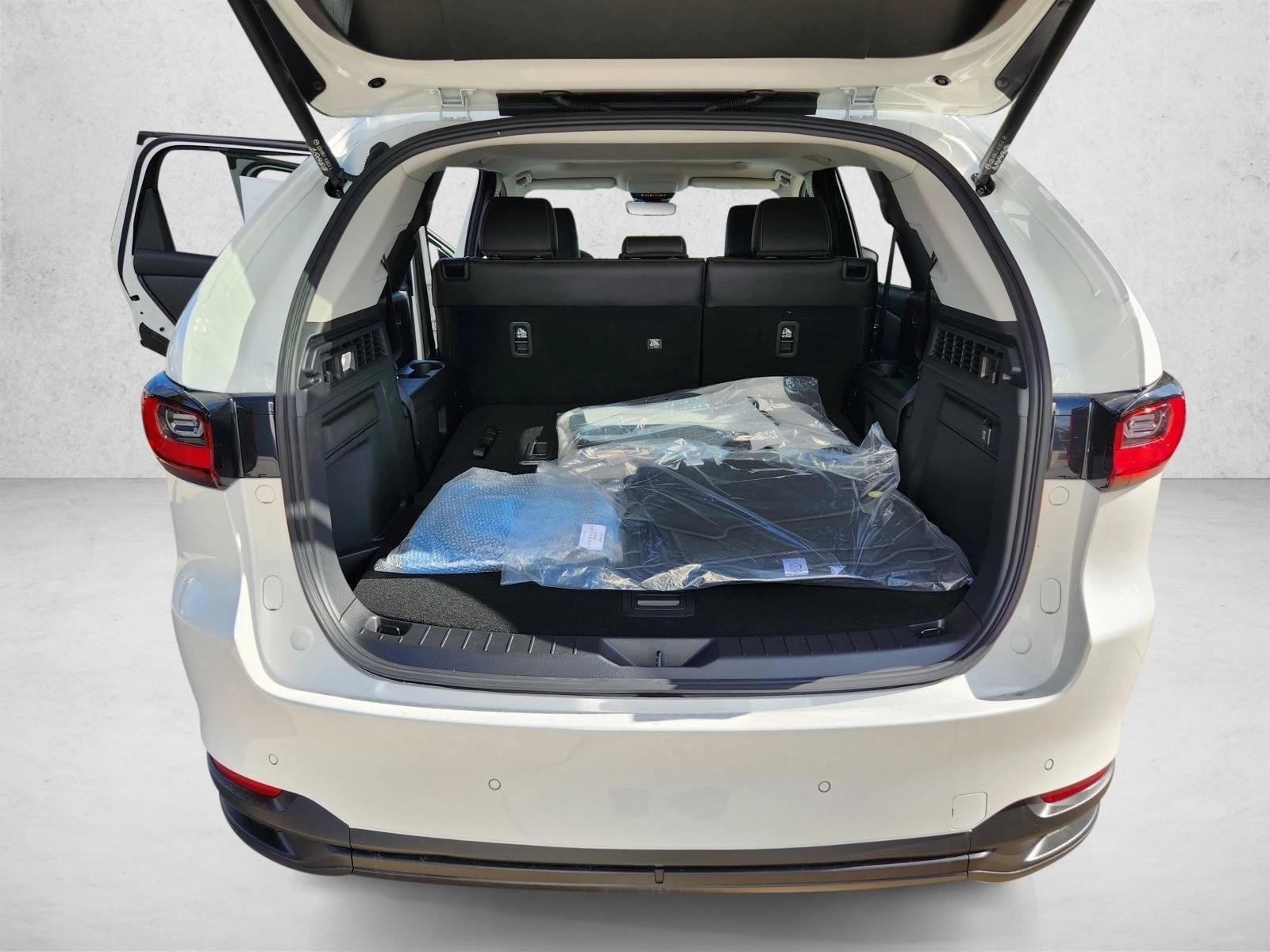 New 2026 Rhodium White Premium Mazda Preferred AWD image 6