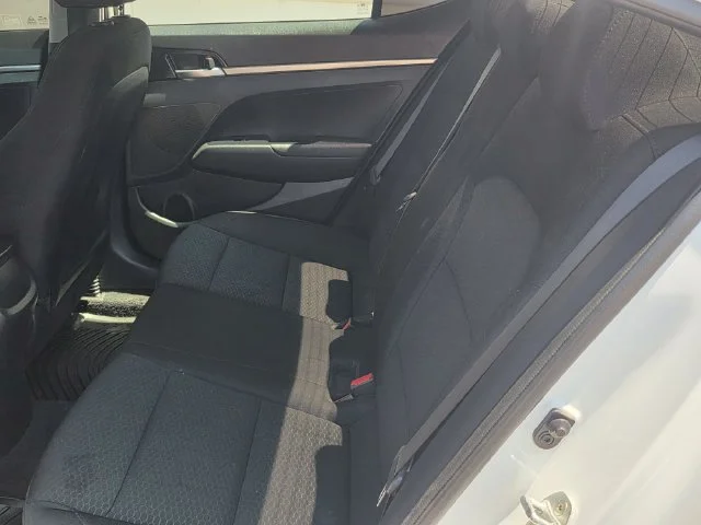 Used 2020 White Hyundai SE image 30