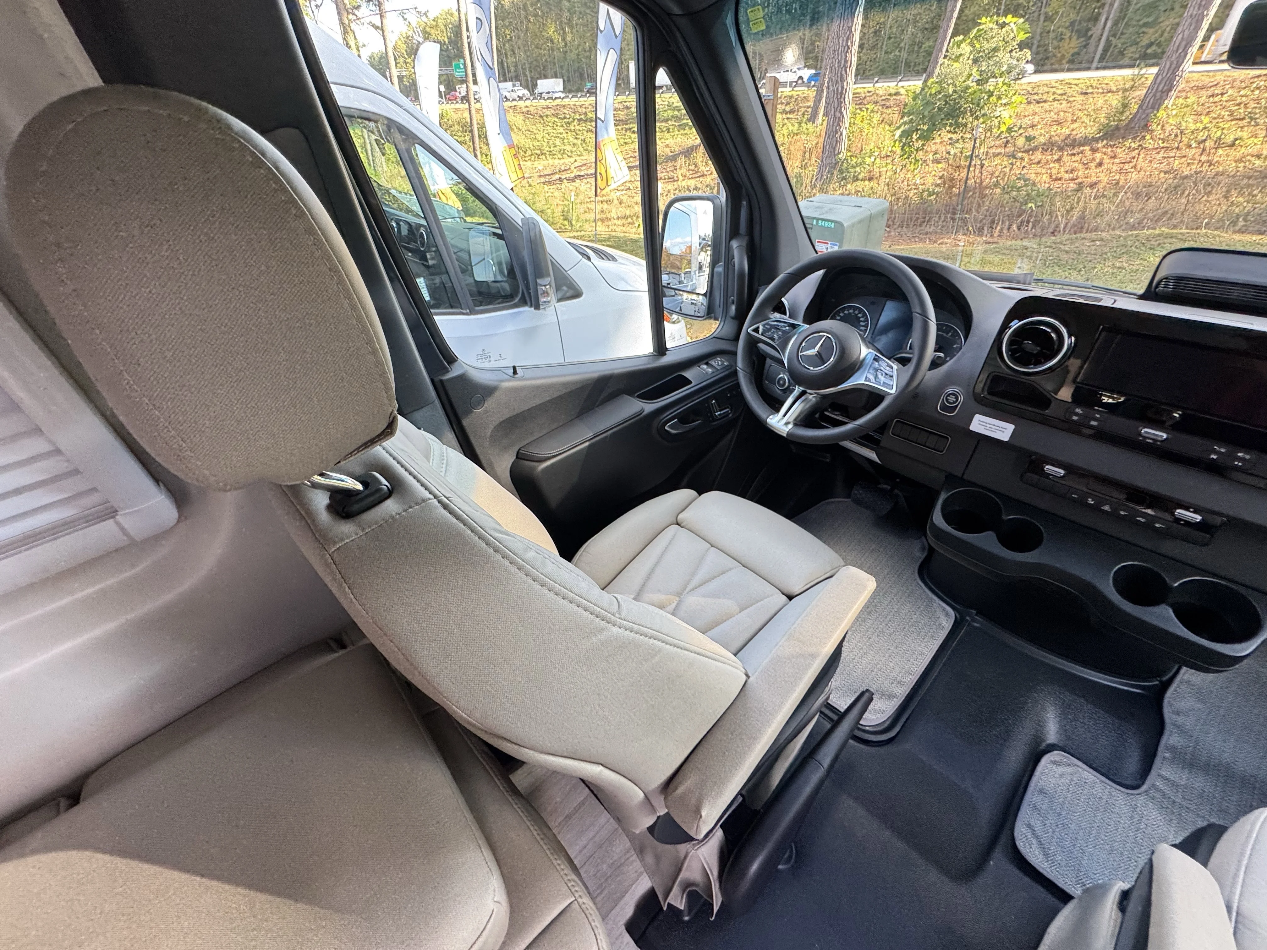 2025 Mercedes-Benz Sprinter Cargo Van Base - Photo 9