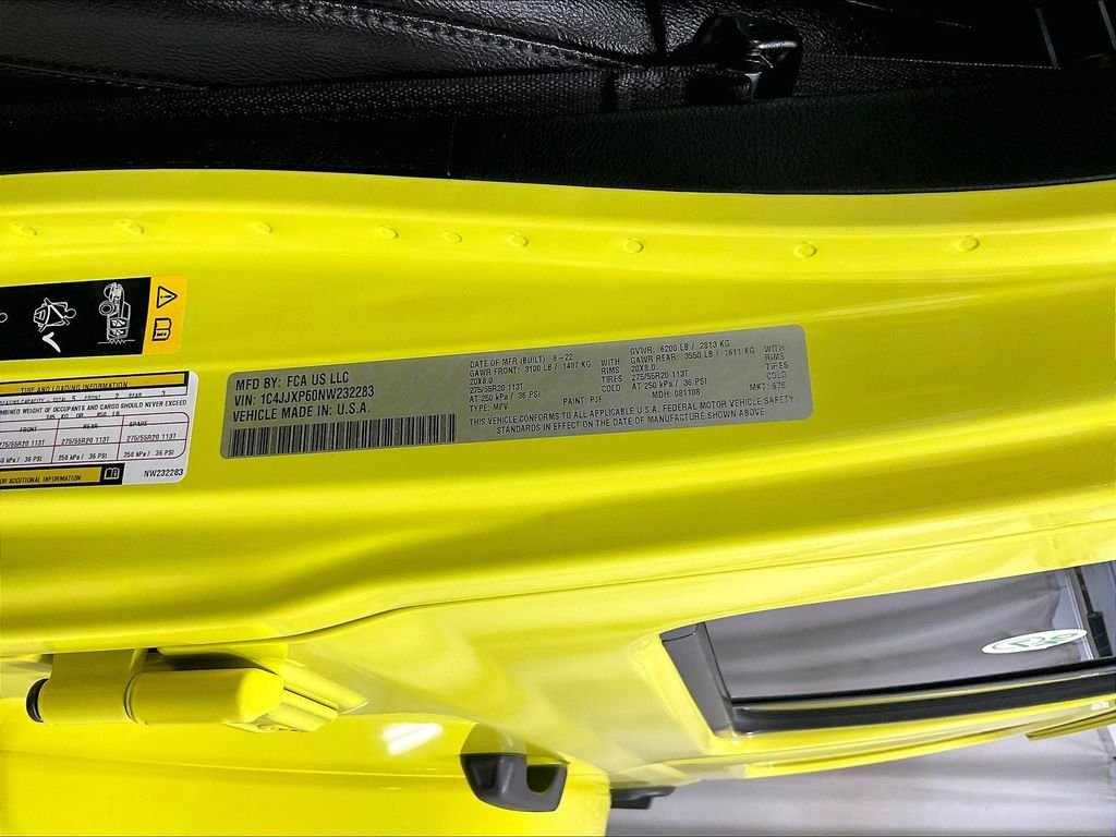 Used 2022 Yellow Jeep  image 35