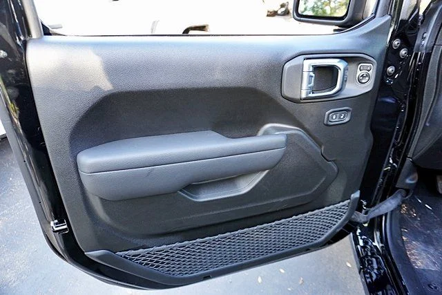 New 2026 Black Clear-Coat Exterior Paint Jeep Sport S image 27