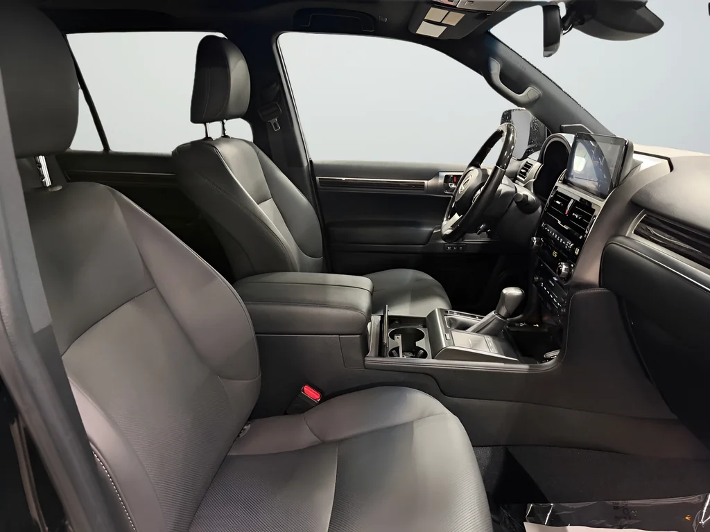 Used 2023 Black Lexus 460 image 28