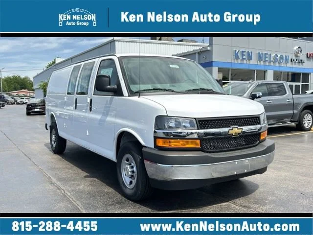2026 Chevrolet Express 2500 Extended Work Van HD's photo