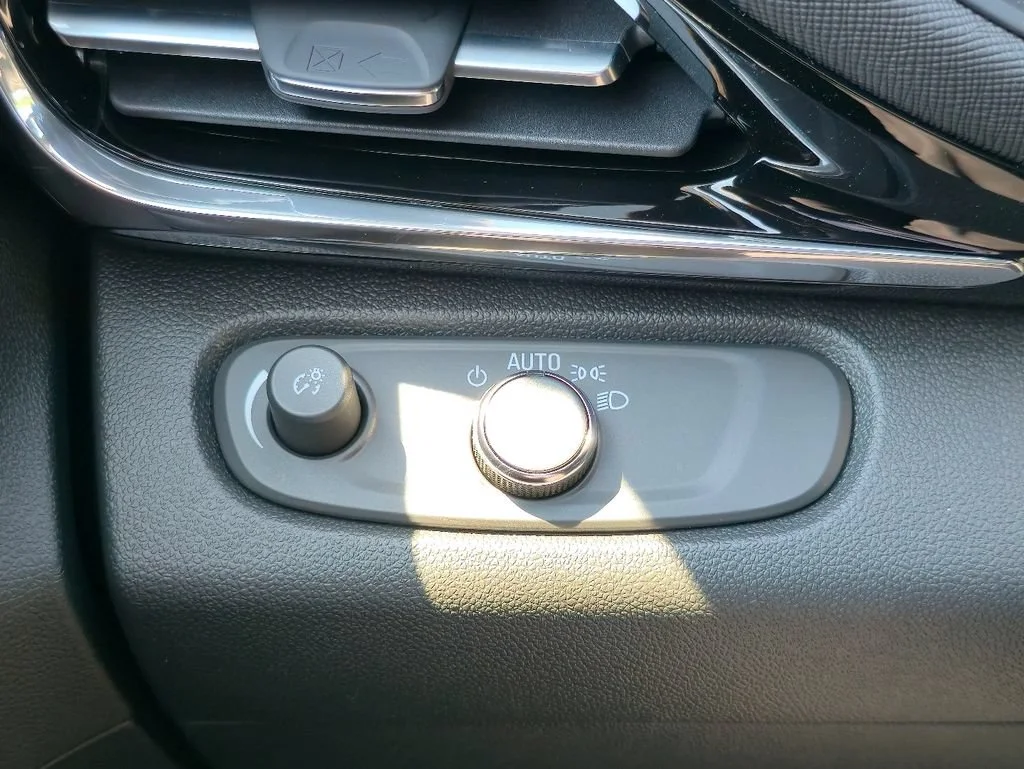 2026 Buick Envista Sport Touring - Photo 18