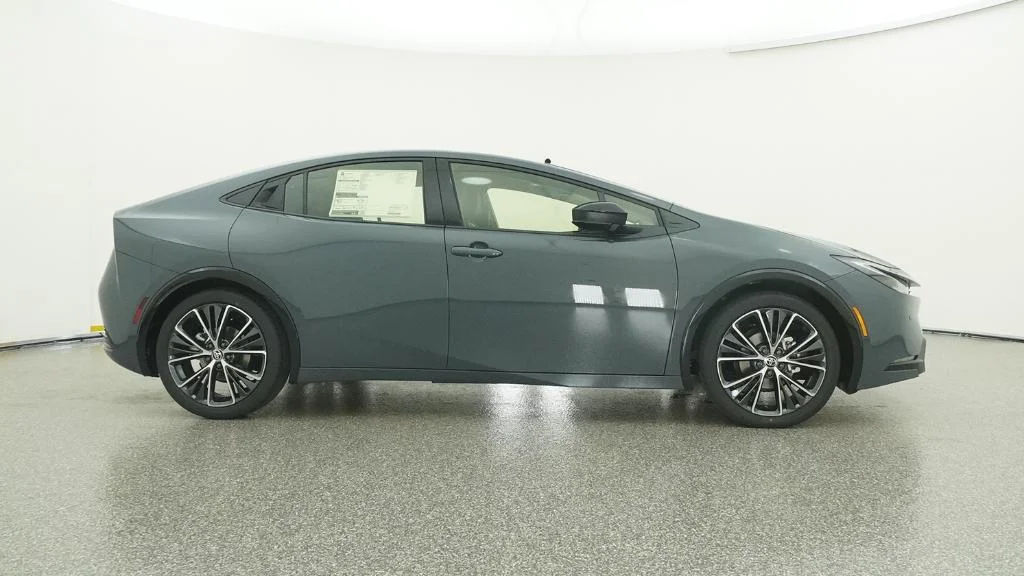 New 2026 Guardian Gray Toyota XLE image 3