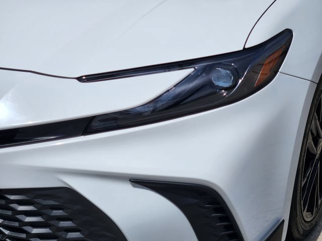 Used 2025 White Toyota LE image 9