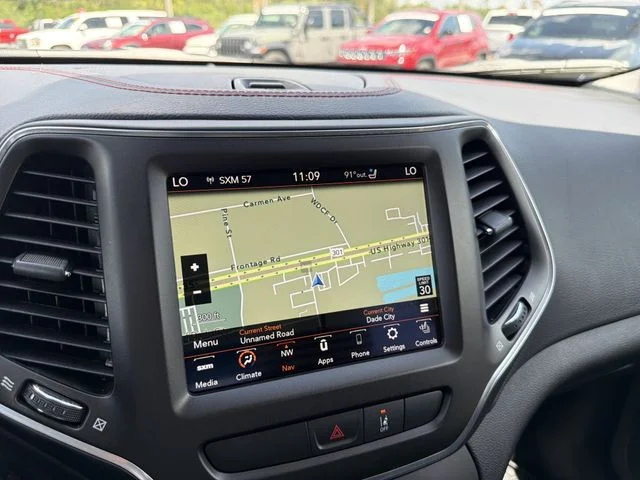Used 2022 White Jeep Trailhawk image 23