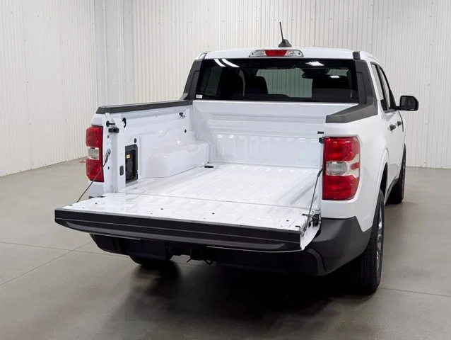 New 2026 Oxford White Ford XLT image 50