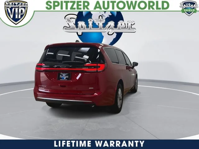 New 2027 Red Hot Pearl-Coat Exterior Paint Chrysler Select image 9