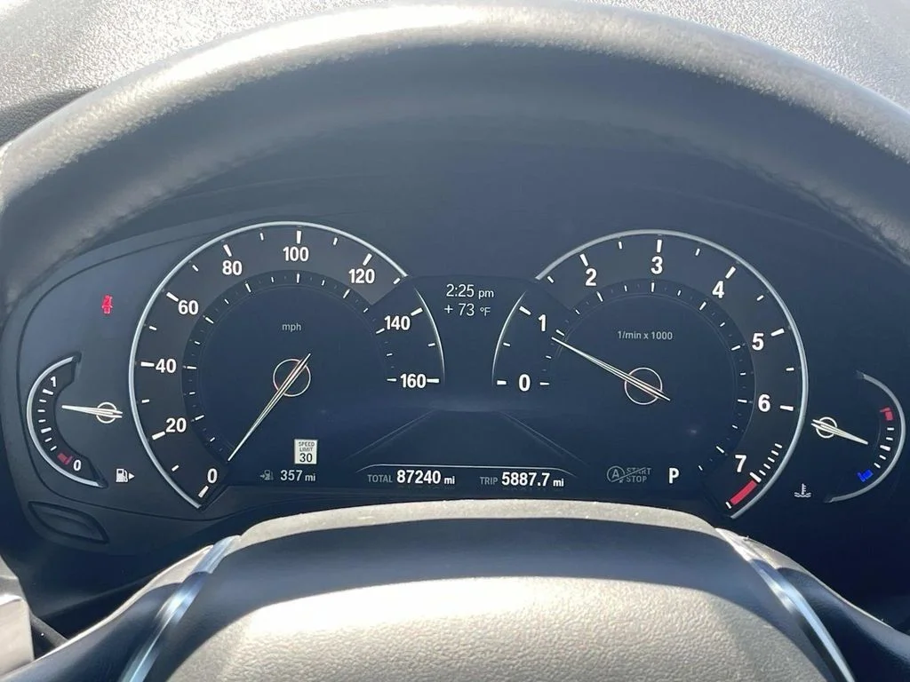 Used 2019 White BMW xDrive30i image 26