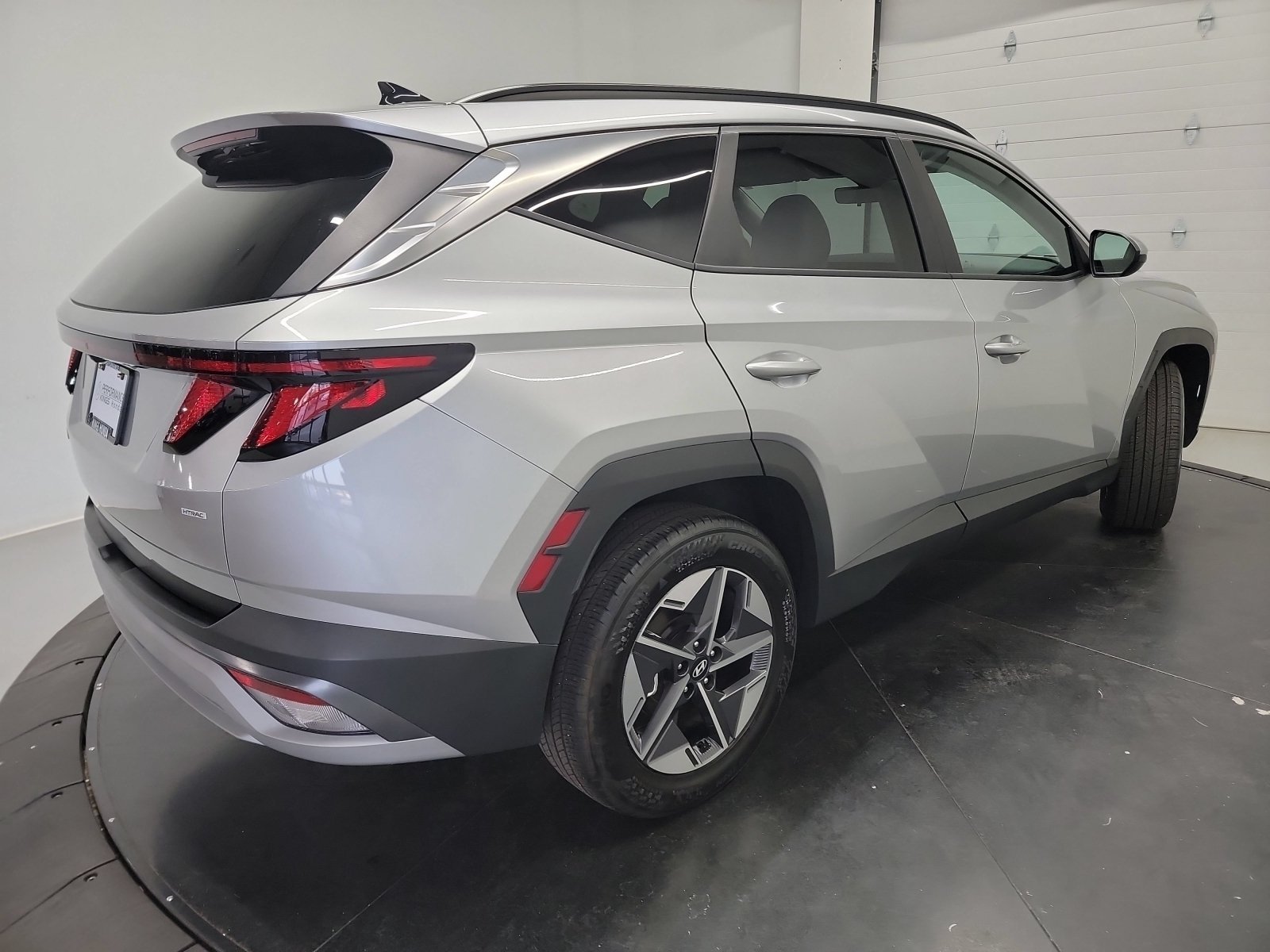 Used 2025 Shimmering Silver Hyundai SEL image 8