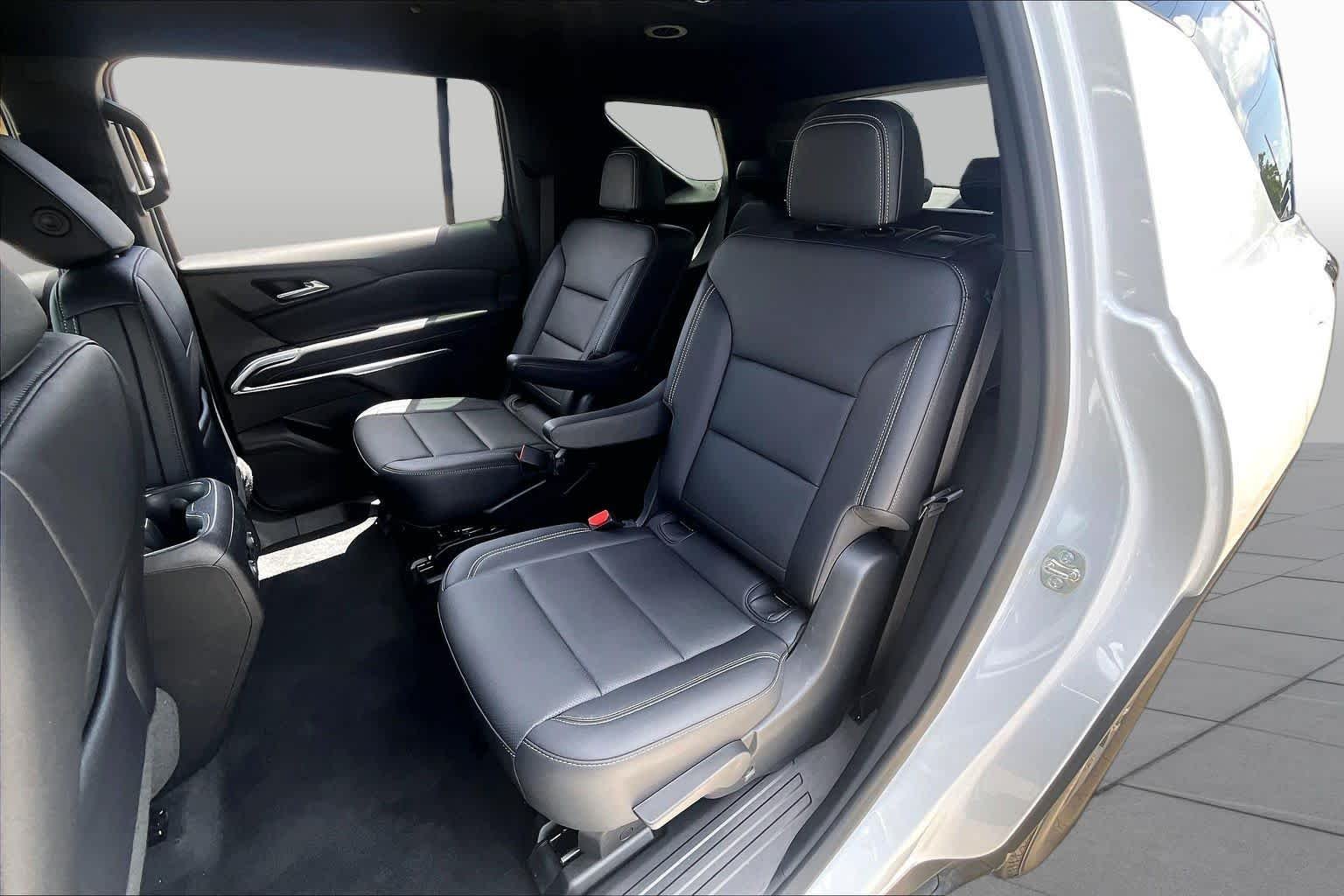 Used 2026 Summit White Chevrolet LT image 21