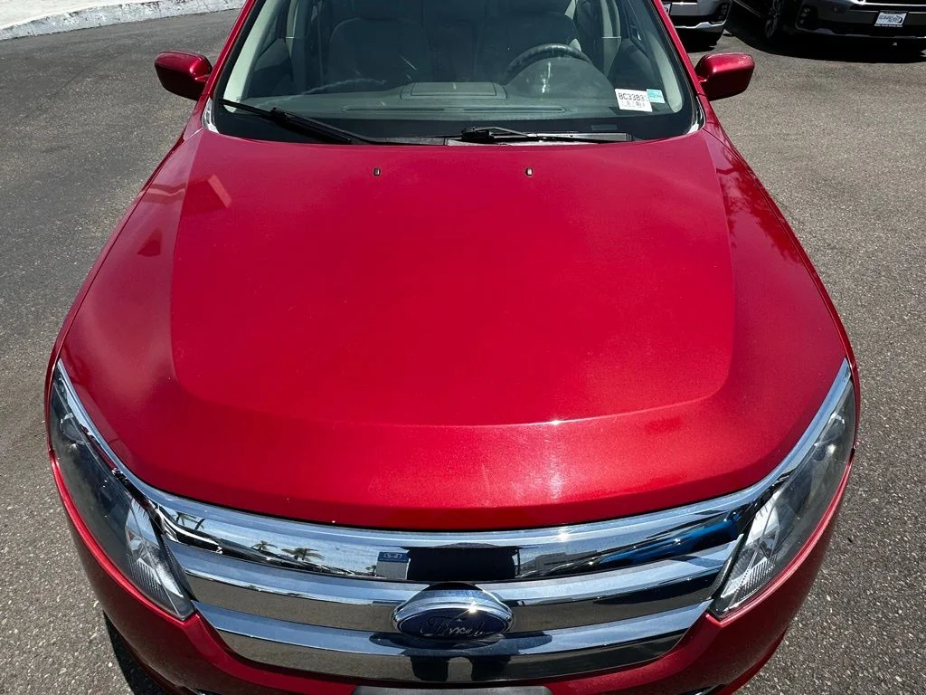 Used 2010 Red Ford SE image 4