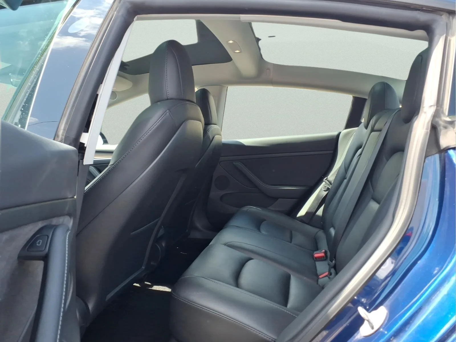 Used 2022 Blue Tesla Long Range image 11
