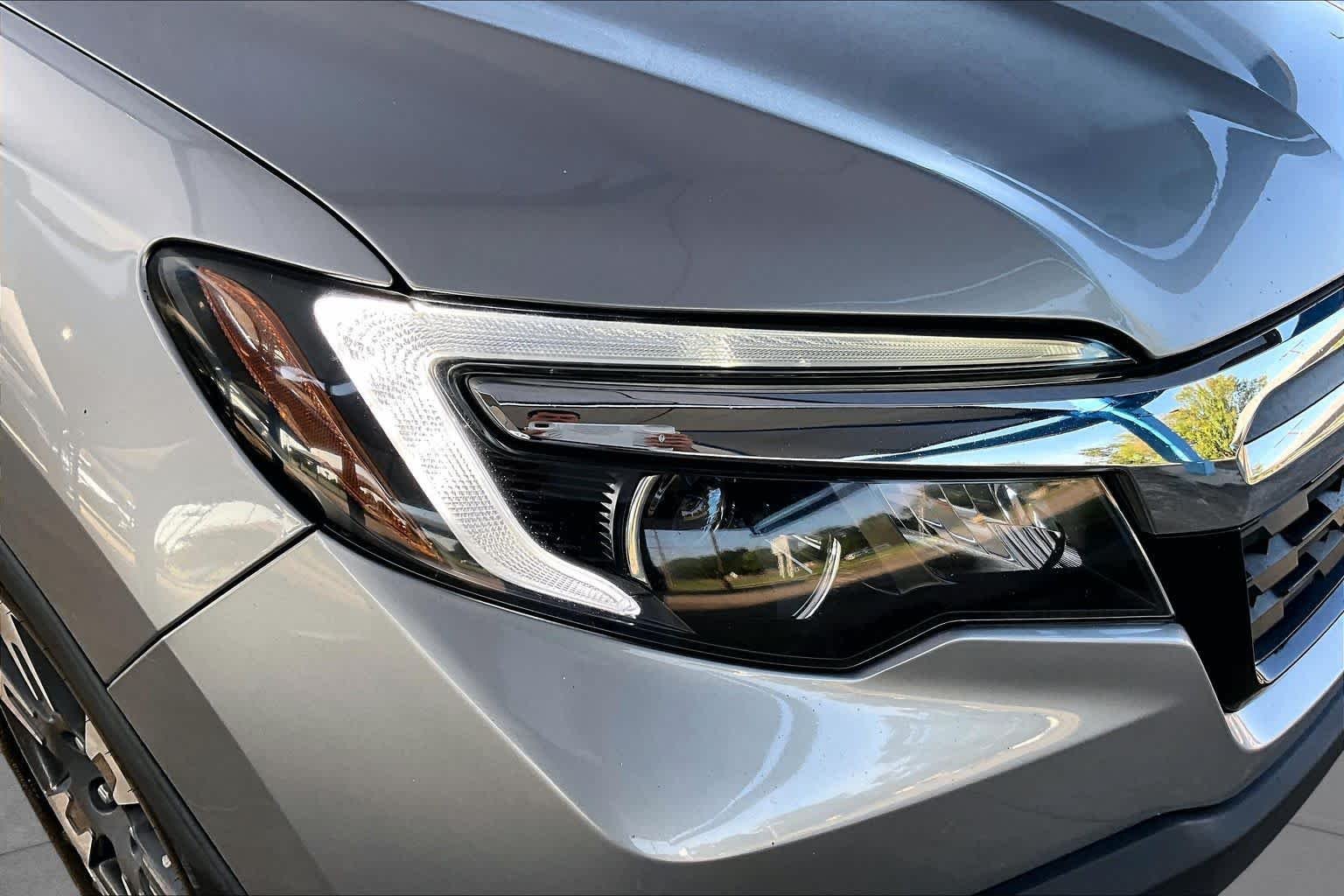 Certified Used 2019 Lunar Silver Metallic Honda RTL-E image 27